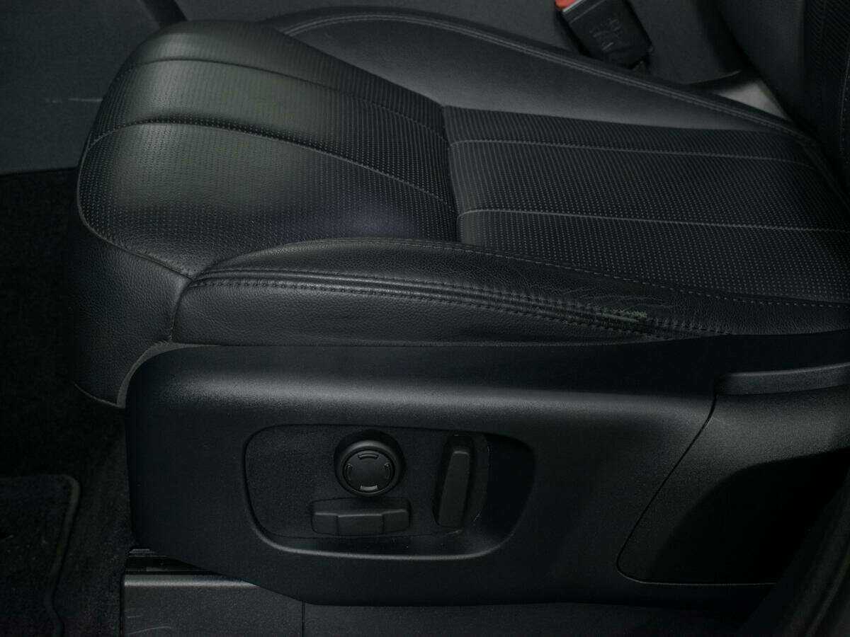 Купить Land Rover Discovery, 2018, 65 166 км, фото №13