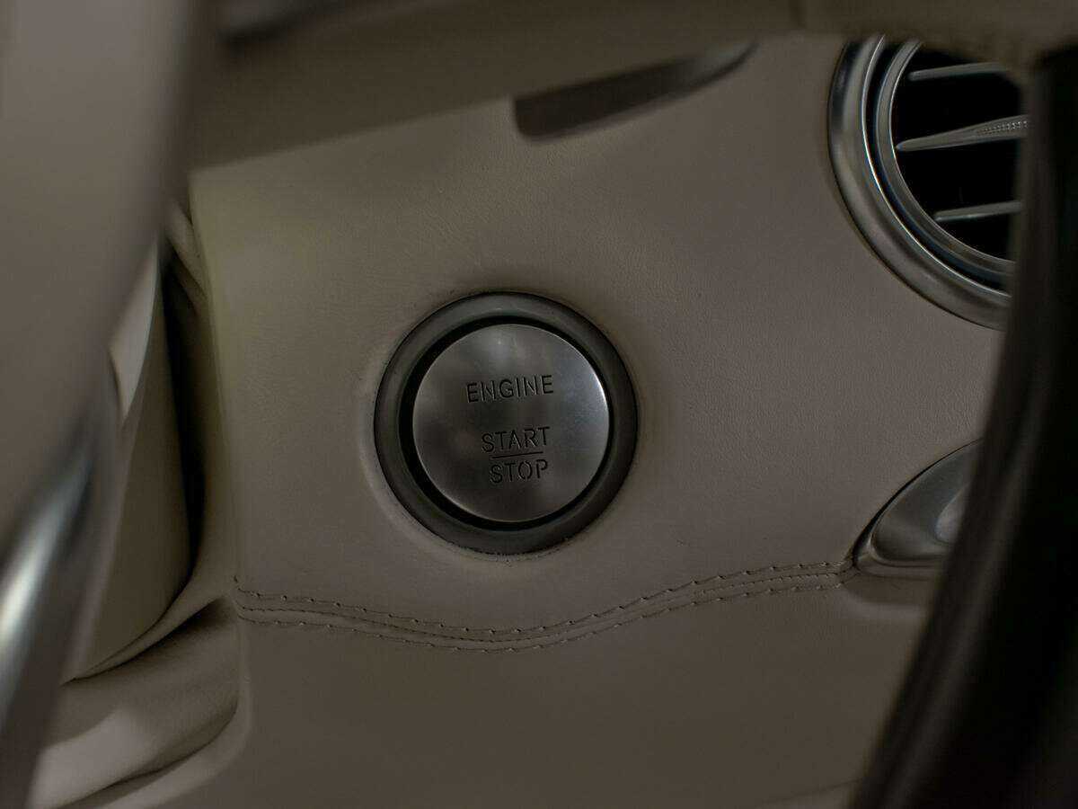 Купить Mercedes-Benz S-Класс AMG 63 AMG, 2015, 94 700 км, фото №19