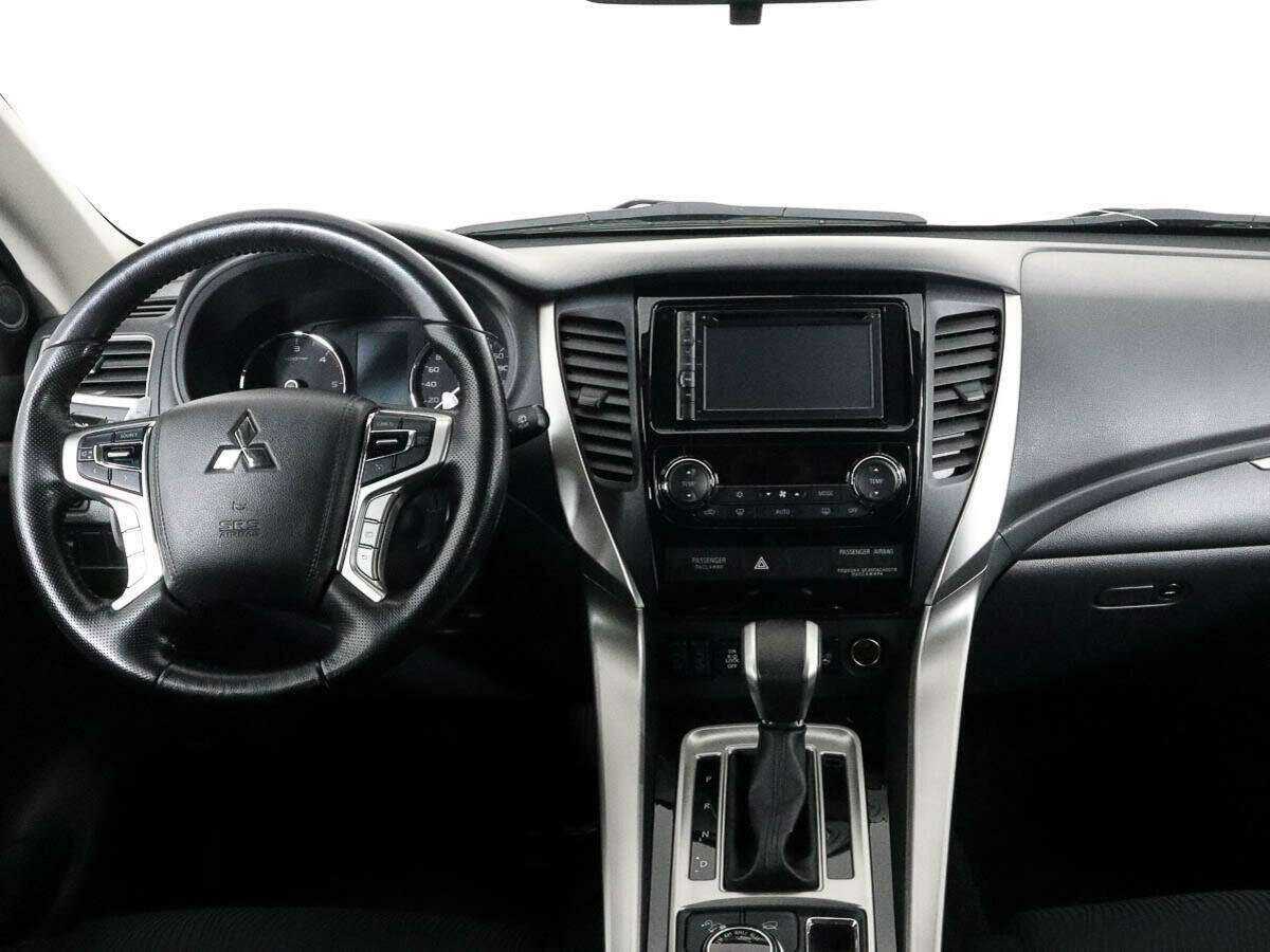Купить Mitsubishi Pajero Sport, 2017, 165 900 км, фото №10