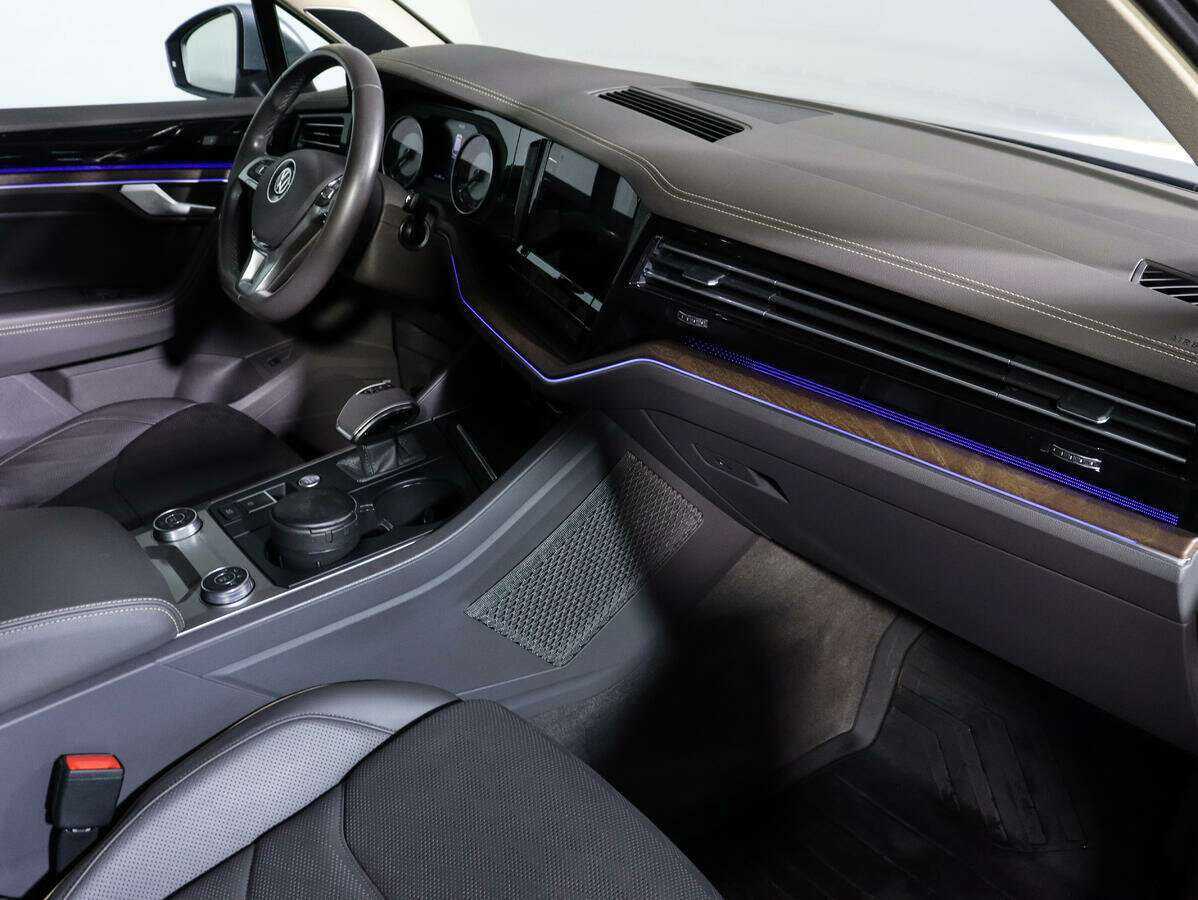 Купить Volkswagen Touareg, 2018, 38 398 км, фото №8