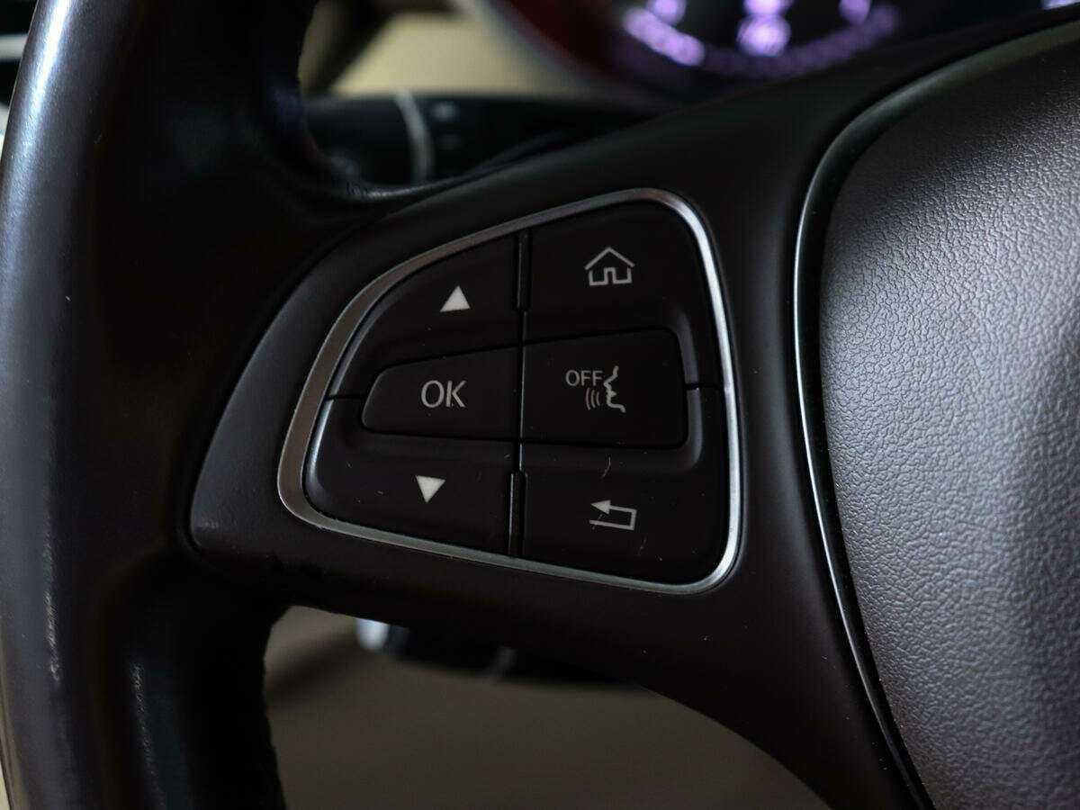 Купить Mercedes-Benz GLC 300, 2016, 139 936 км, фото №23