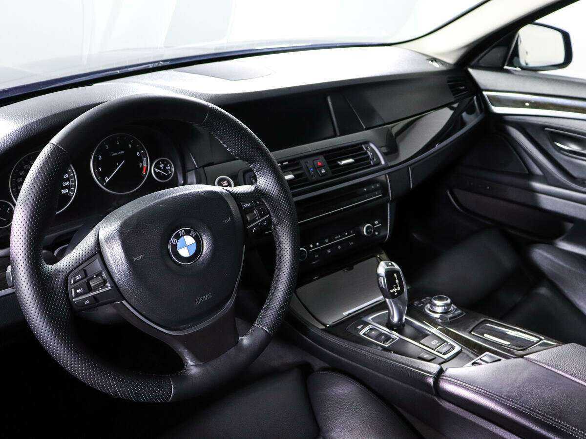 Купить BMW 5 серии 523i, 2011, 239 272 км, фото №11