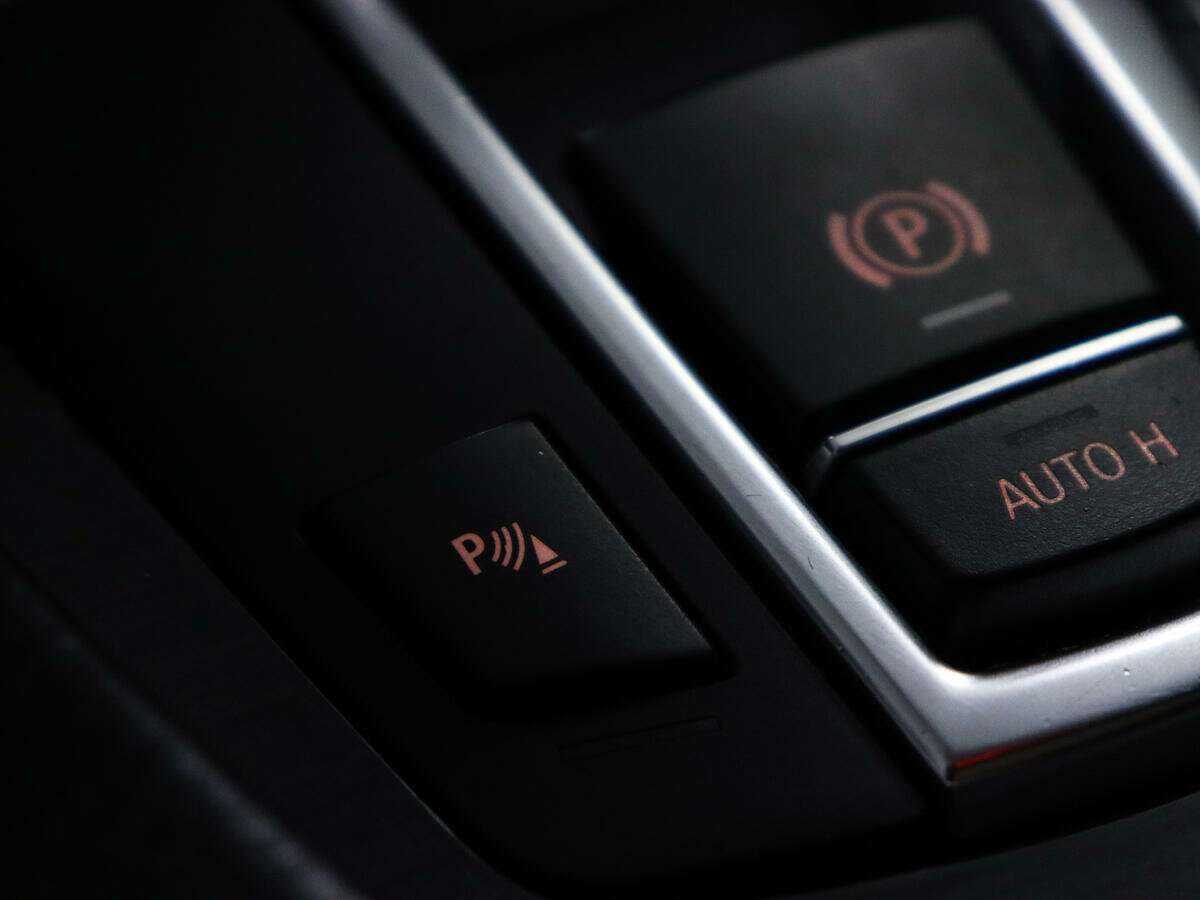 Купить BMW 5 серии 523i, 2011, 239 272 км, фото №18