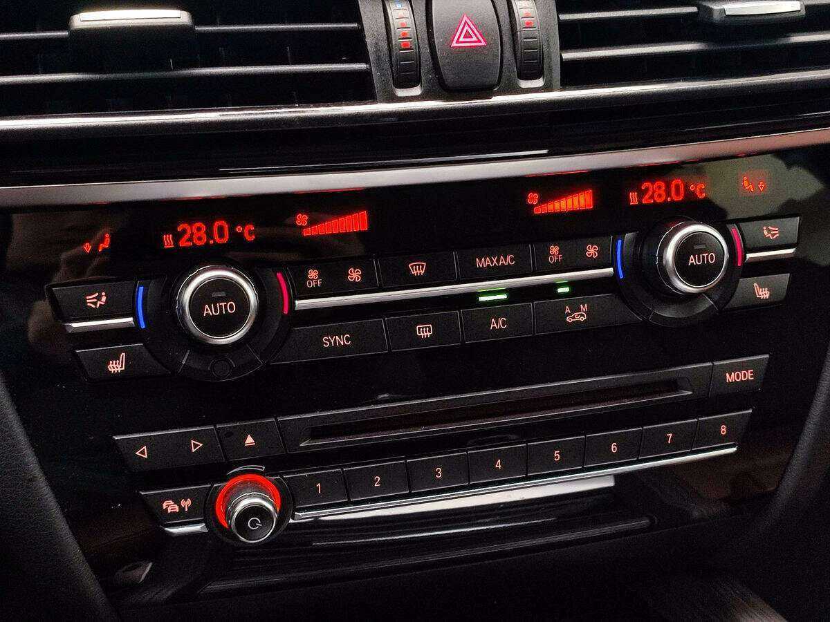 Купить BMW X5 30d, 2016, 120 571 км, фото №15