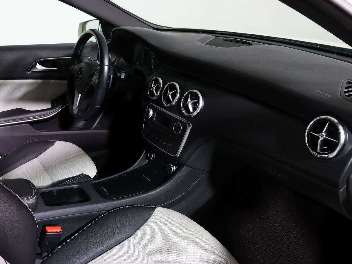 Купить Mercedes-Benz A-Класс 180, 2014, 76 300 км, фото №9