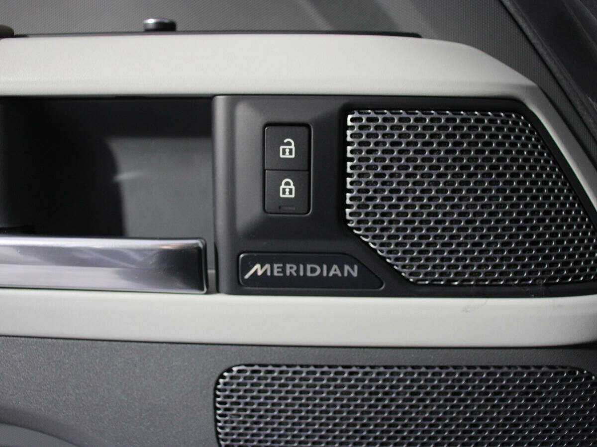 Купить Land Rover Defender 110, 2020, 117 950 км, фото №22