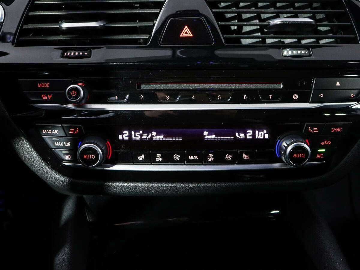 Купить BMW 5 серии 520d xDrive, 2017, 103 000 км, фото №15