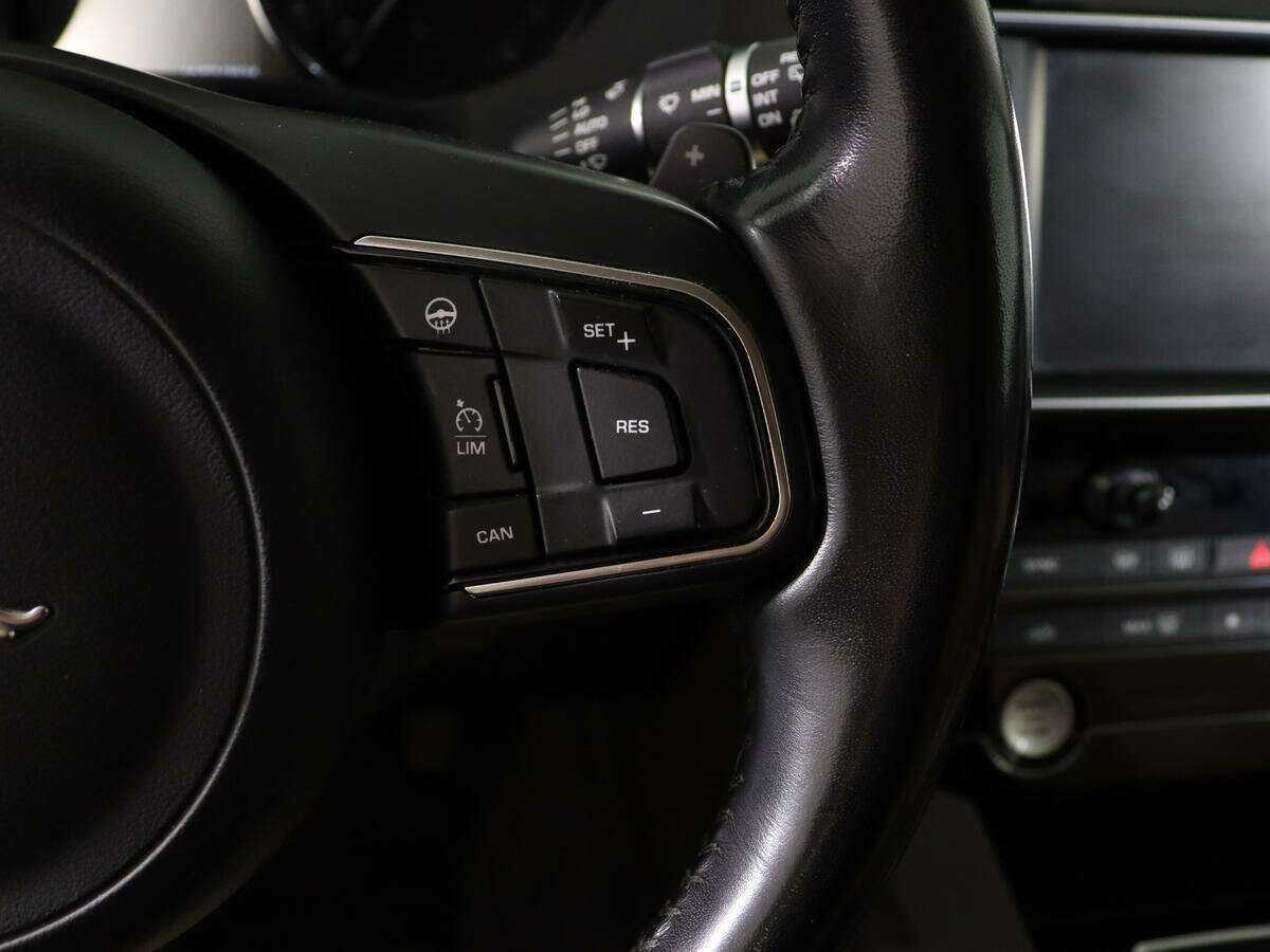 Купить Jaguar F-Pace, 2017, 130 200 км, фото №24