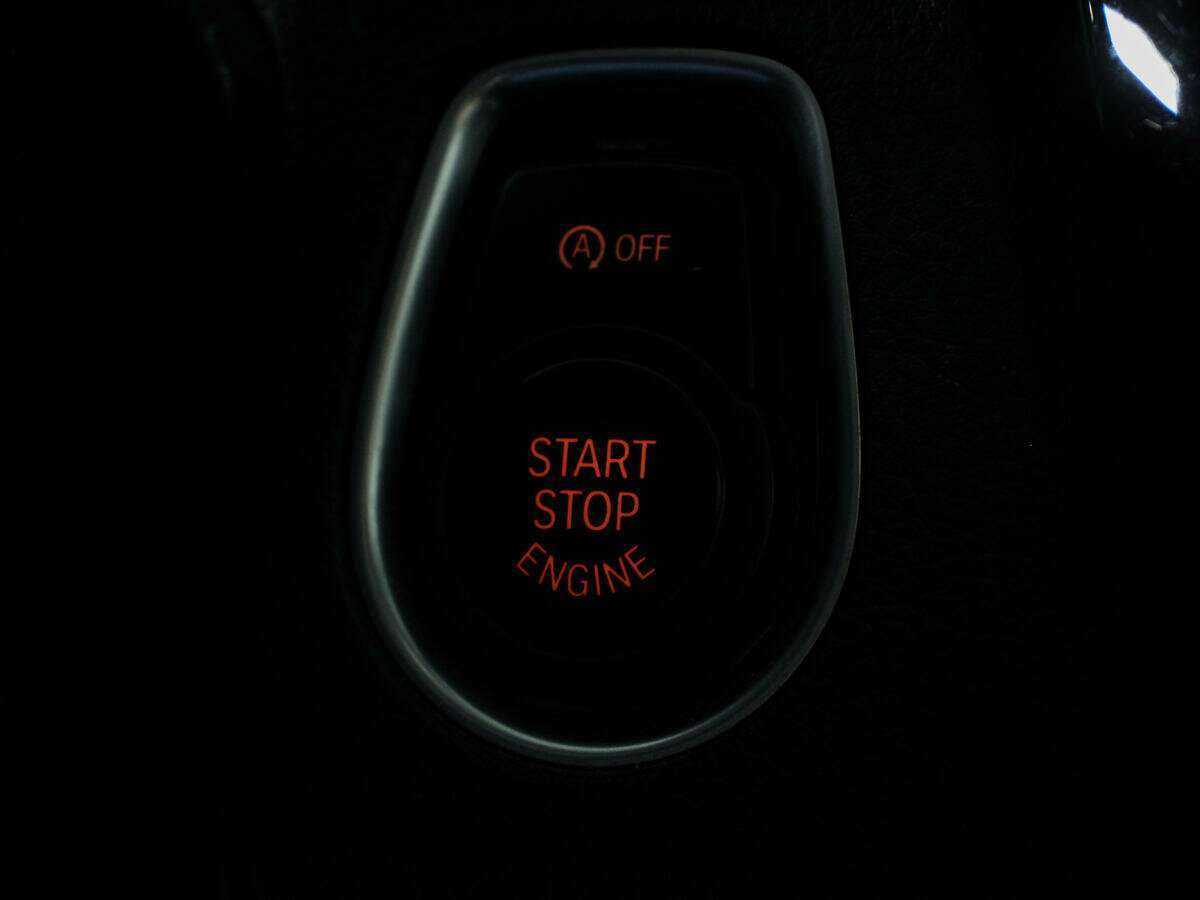 Купить BMW 3 серии 318i, 2017, 83 152 км, фото №16