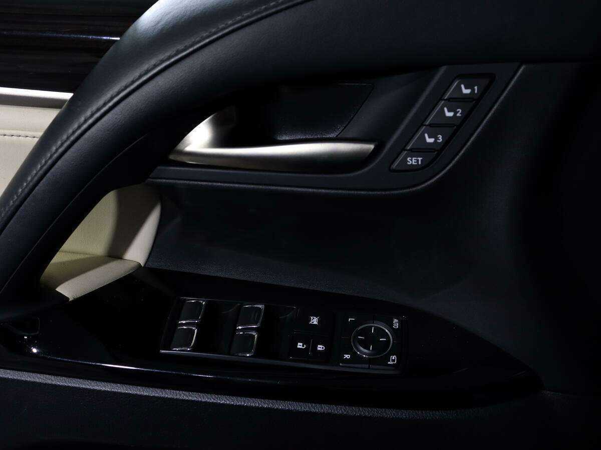 Купить Lexus LX 450d, 2017, 126 989 км, фото №17