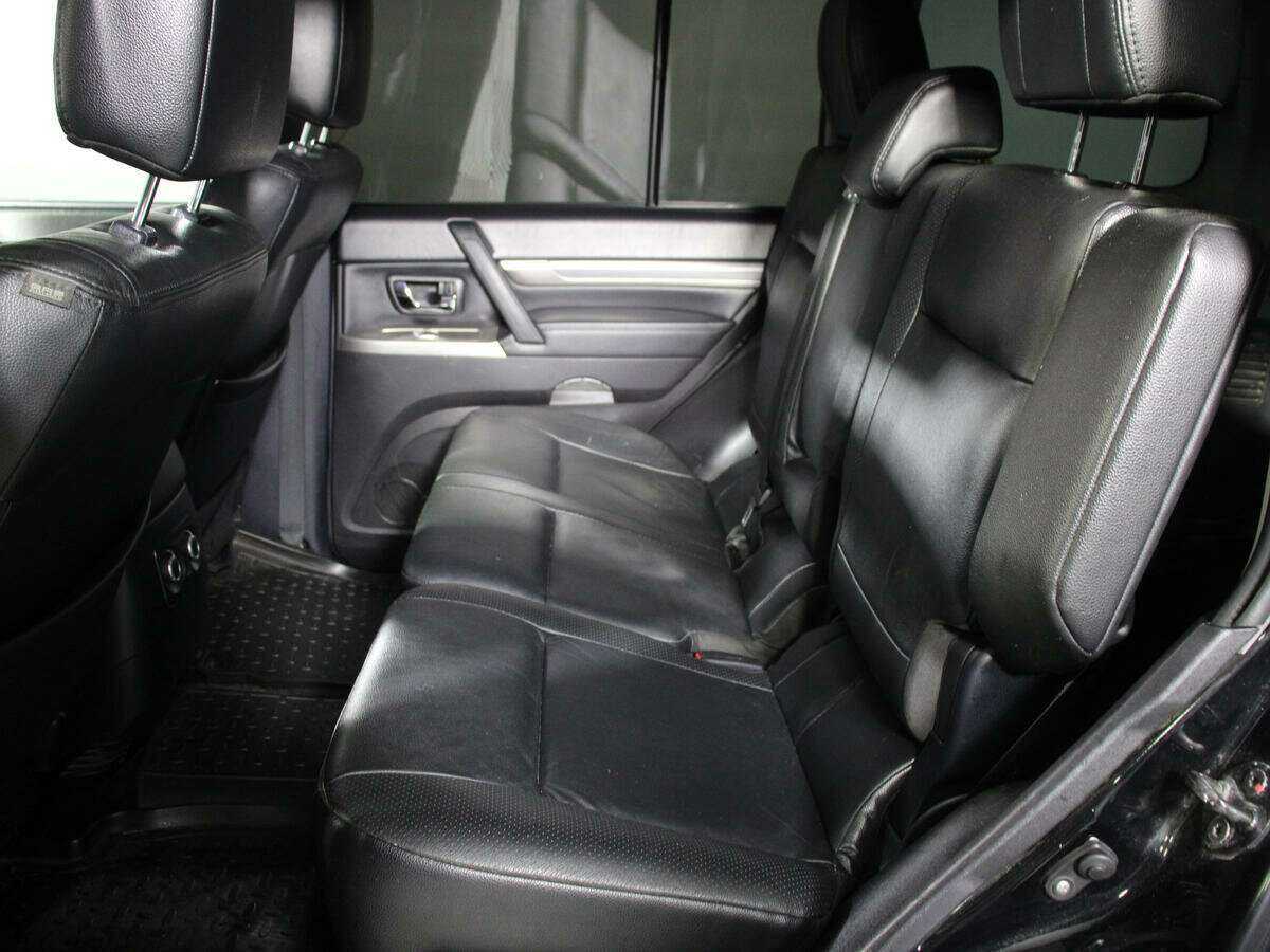 Купить Mitsubishi Pajero, 2011, 284 635 км, фото №8
