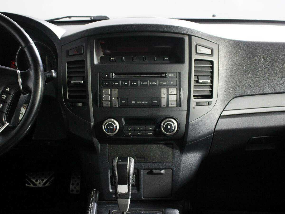 Купить Mitsubishi Pajero, 2011, 284 635 км, фото №11