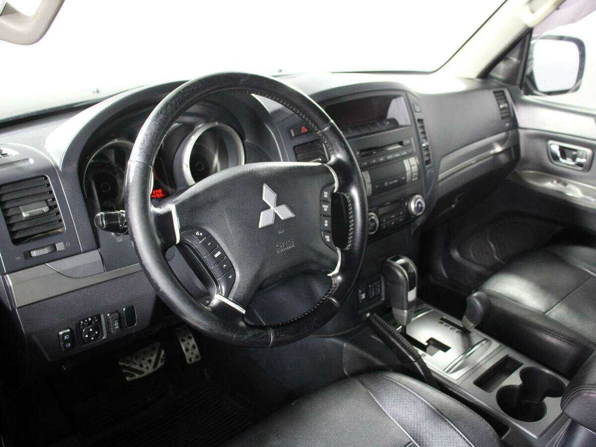 Купить Mitsubishi Pajero, 2011, 284 635 км, фото №12