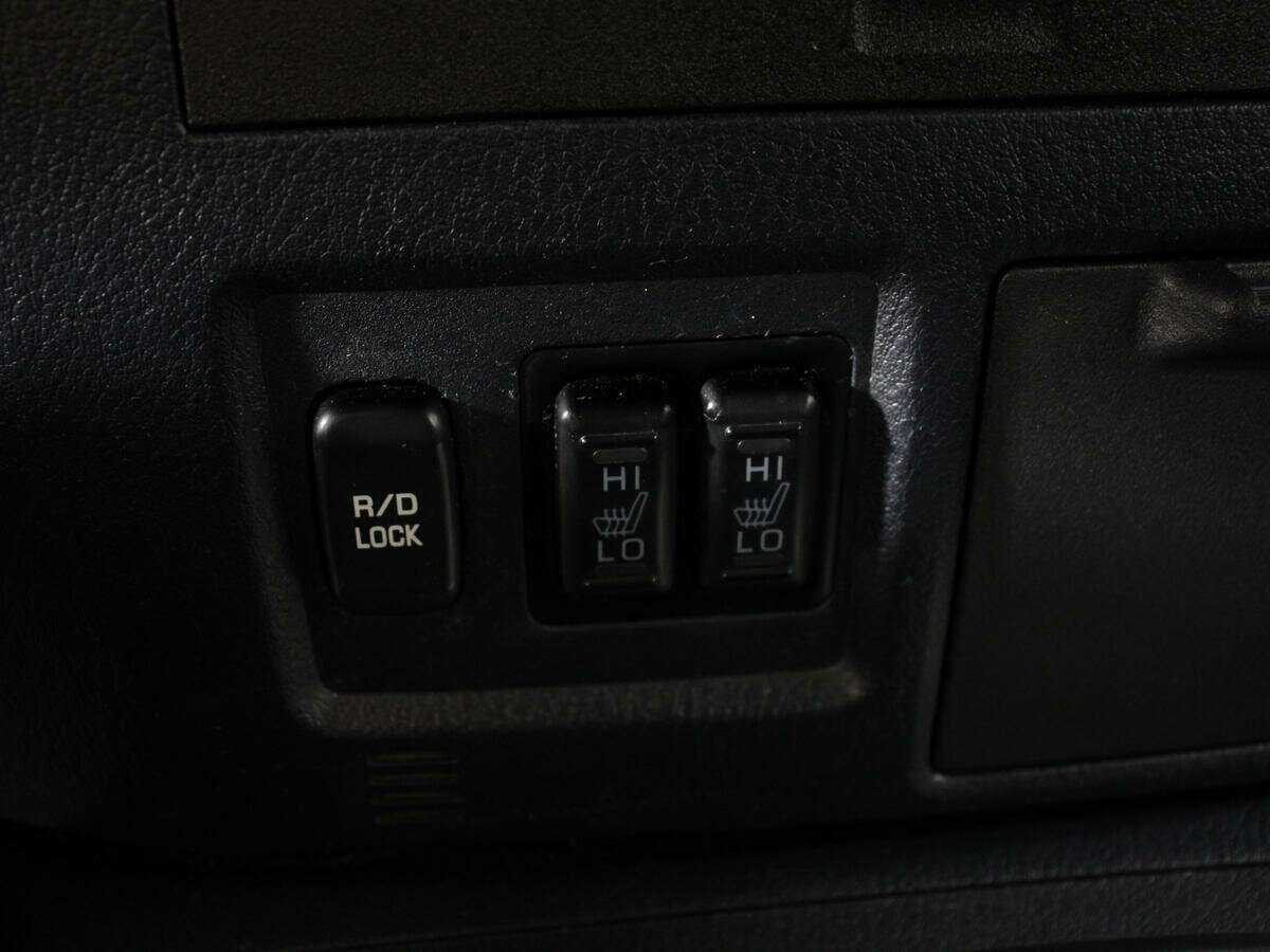 Купить Mitsubishi Pajero, 2011, 284 635 км, фото №18