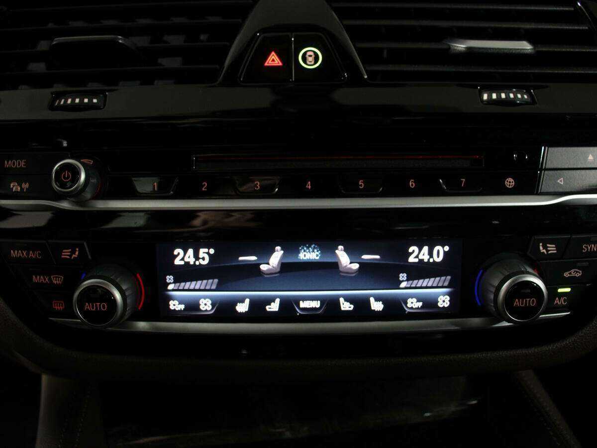 Купить BMW 5 серии M550d xDrive, 2019, 75 758 км, фото №25