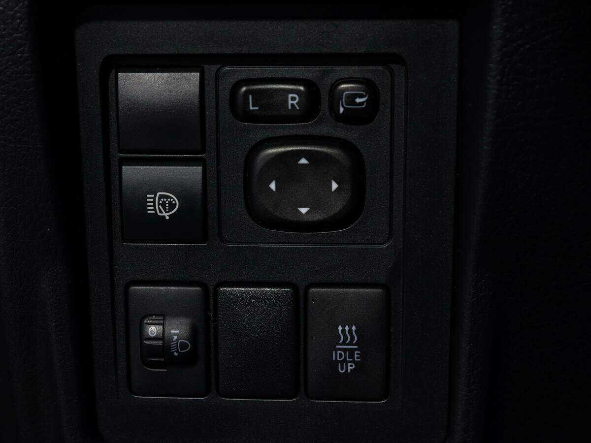 Купить Toyota Land Cruiser Prado, 2019, 143 980 км, фото №18