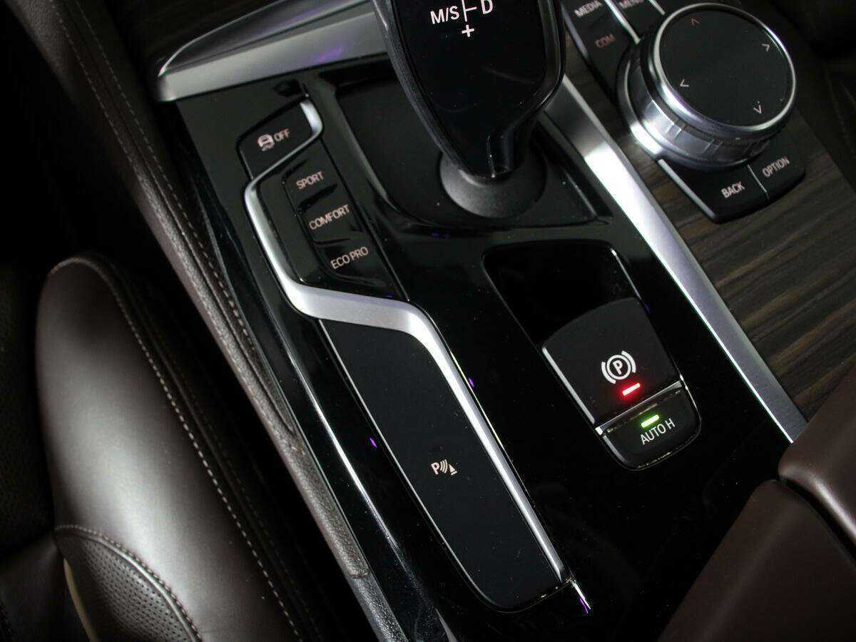 Купить BMW 5 серии 540i xDrive, 2017, 75 124 км, фото №19