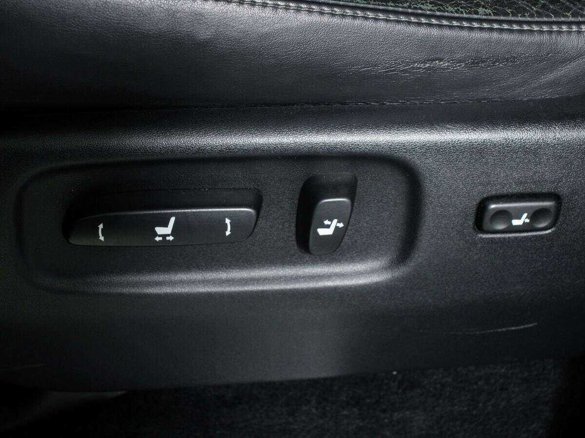 Купить Lexus LX 450d, 2016, 209 891 км, фото №23