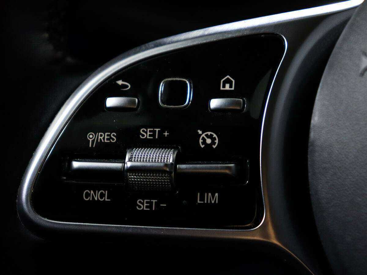 Купить Mercedes-Benz GLC 300, 2019, 81 130 км, фото №16