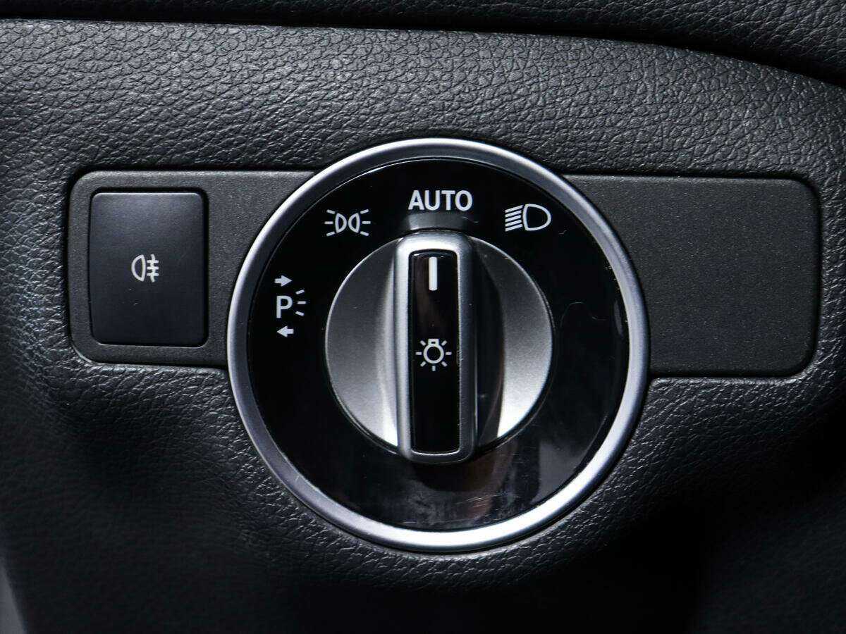 Купить Mercedes-Benz GLA 250, 2015, 126 700 км, фото №16