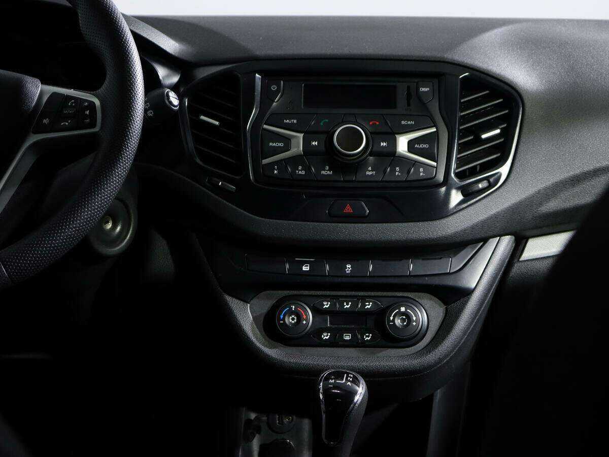 Купить Lada (ВАЗ) Vesta SW, 2019, 101 000 км, фото №11