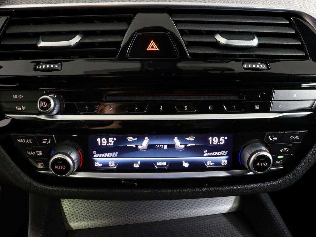 Купить BMW 5 серии 530i xDrive, 2018, 135 000 км, фото №24