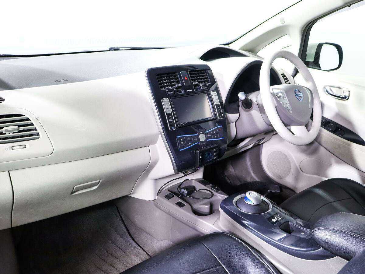Купить Nissan Leaf, 2011, 136 431 км, фото №7