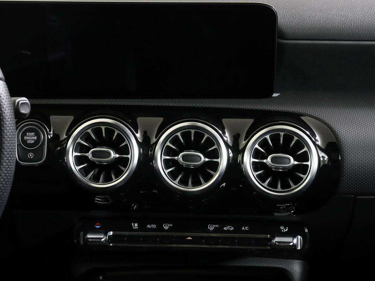 Купить Mercedes-Benz A-Класс AMG 35 AMG, 2020, 28 500 км, фото №13