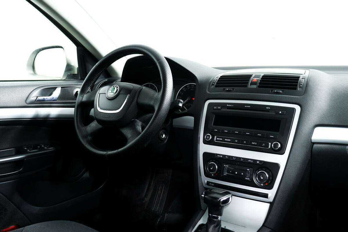 Купить Skoda Octavia, 2011, 211 010 км, фото №9