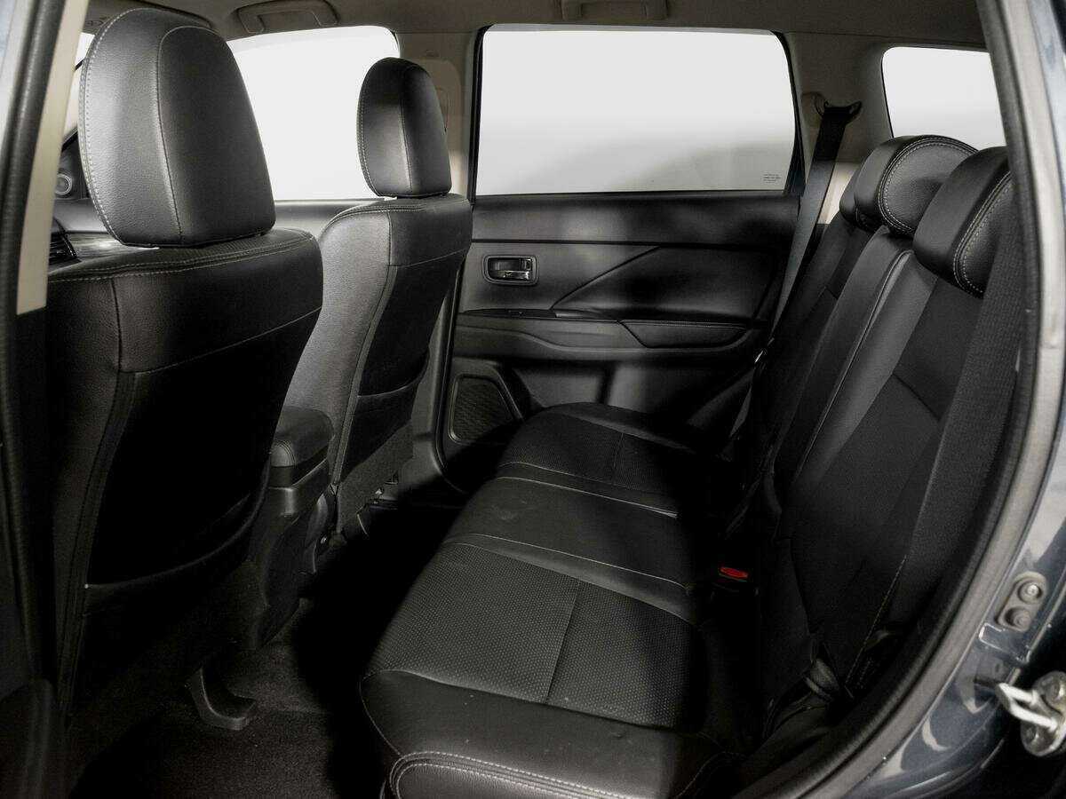 Купить Mitsubishi Outlander, 2017, 101 000 км, фото №9
