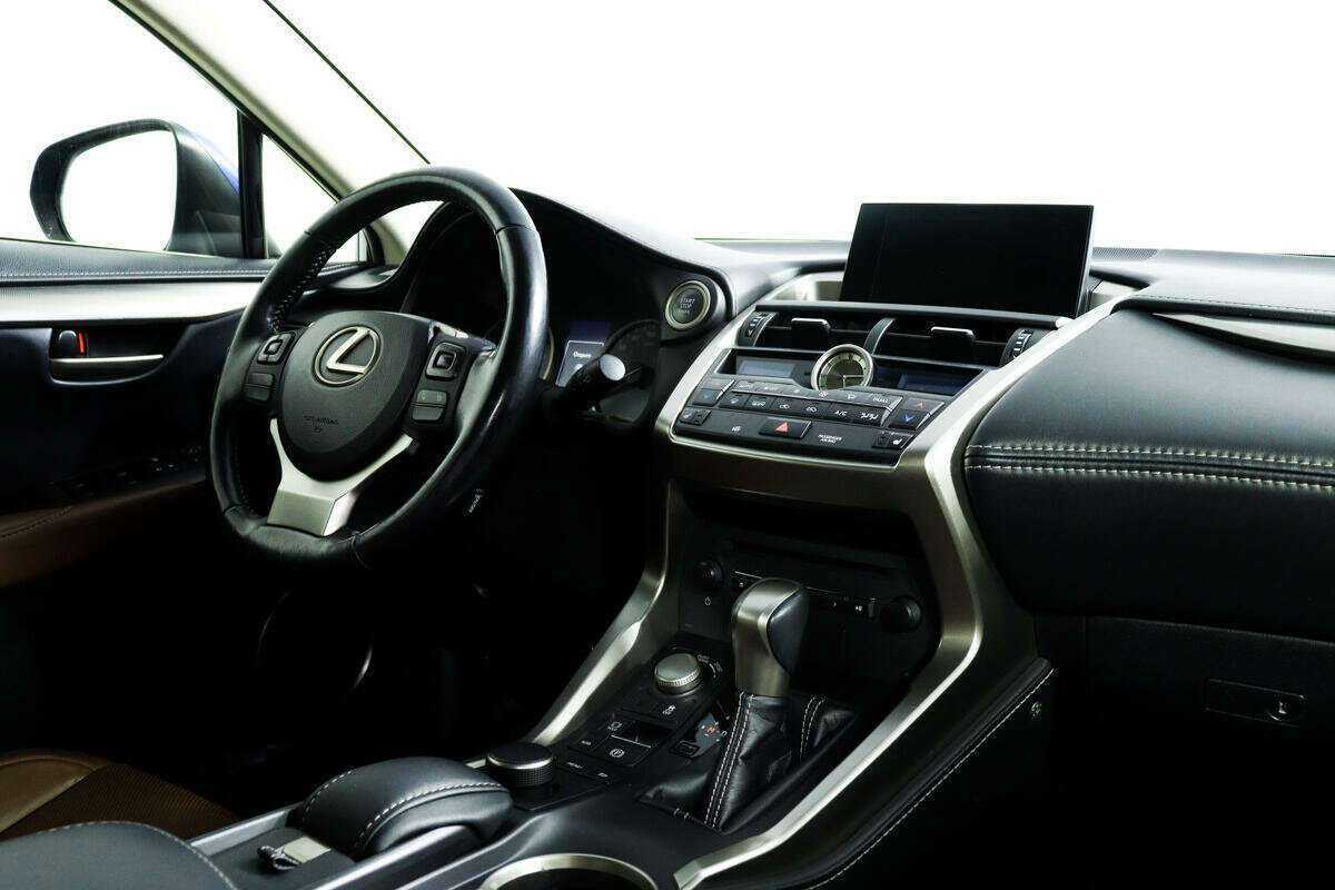 Купить Lexus NX 200t, 2017, 100 373 км, фото №9