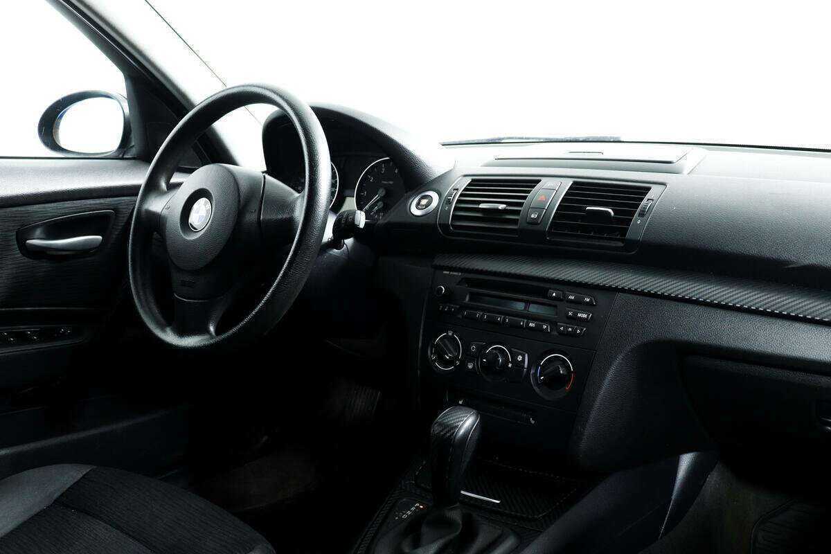 Купить BMW 1 серии 120i, 2009, 167 366 км, фото №9