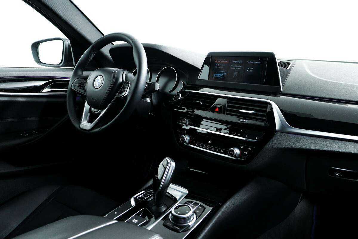 Купить BMW 5 серии 520i, 2017, 184 421 км, фото №9