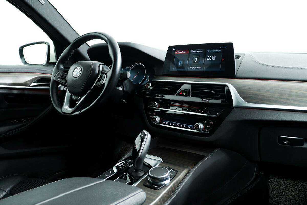 Купить BMW 5 серии 520d xDrive, 2017, 59 446 км, фото №9