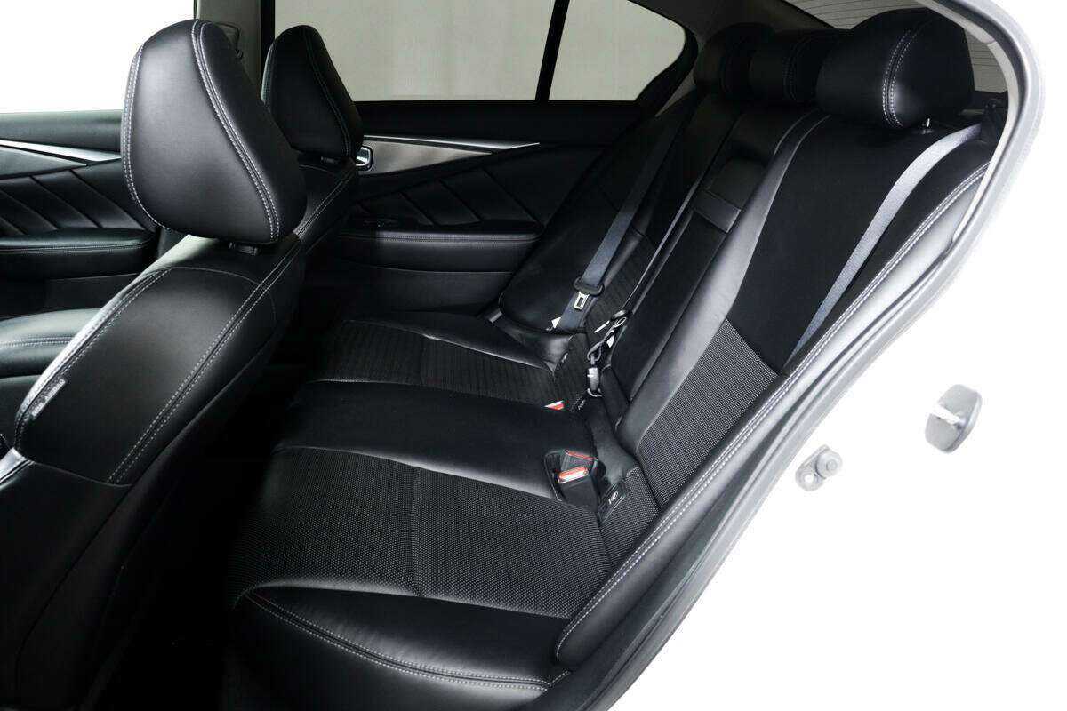 Купить Infiniti Q50, 2016, 108 118 км, фото №12