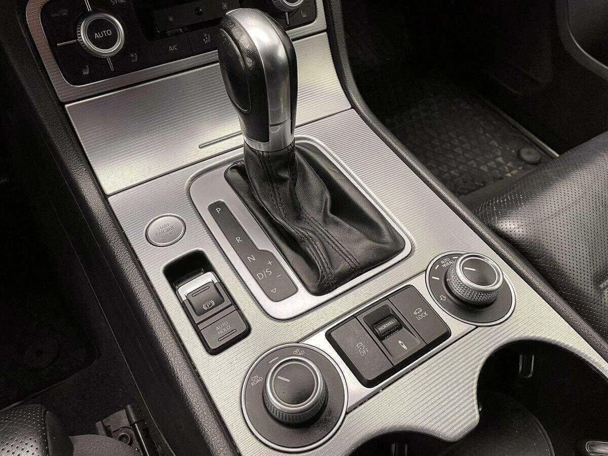 Купить Volkswagen Touareg, 2015, 166 892 км, фото №19