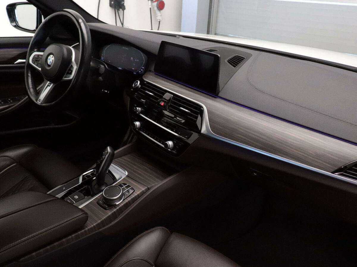 Купить BMW 5 серии 530d xDrive, 2020, 60 583 км, фото №7