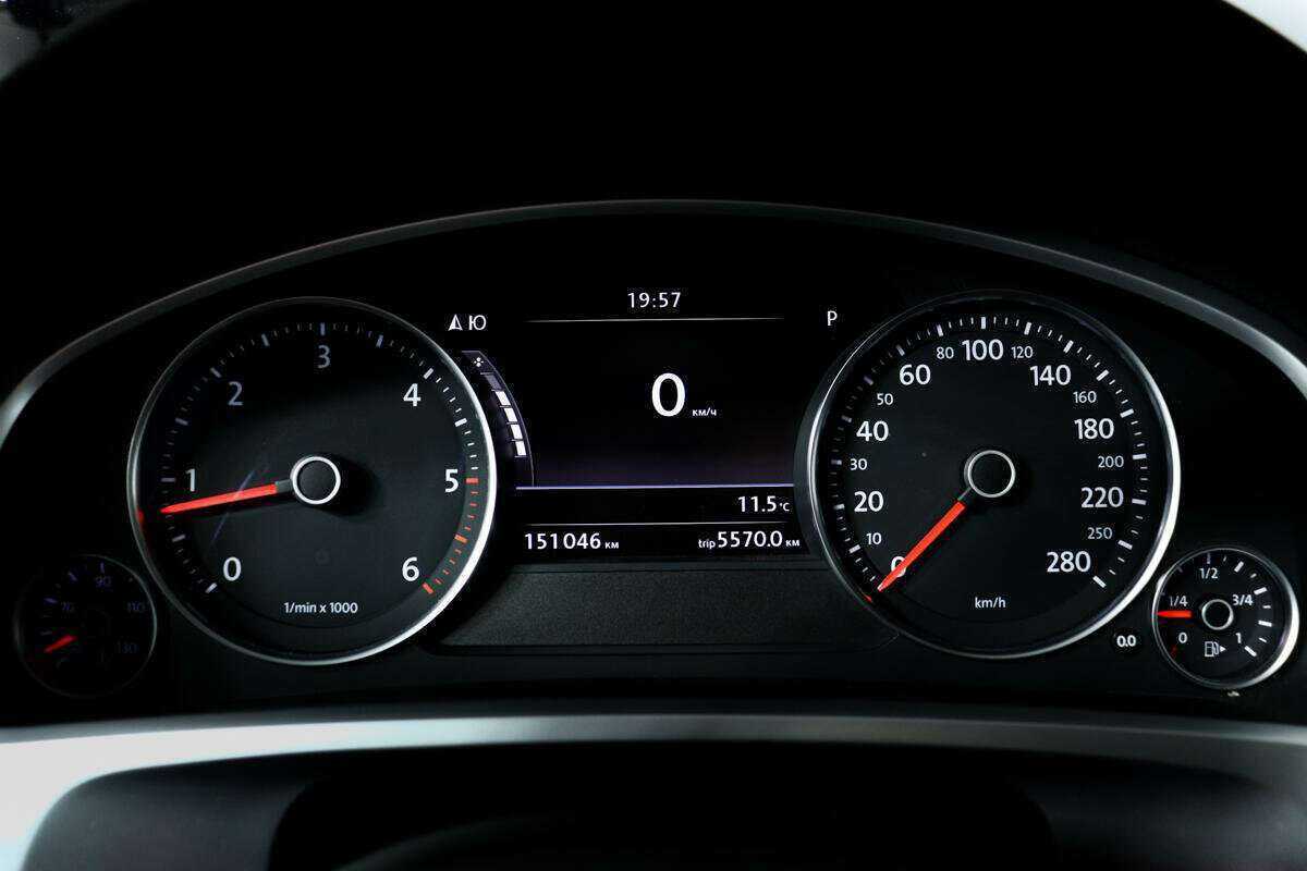 Купить Volkswagen Touareg, 2016, 151 046 км, фото №10