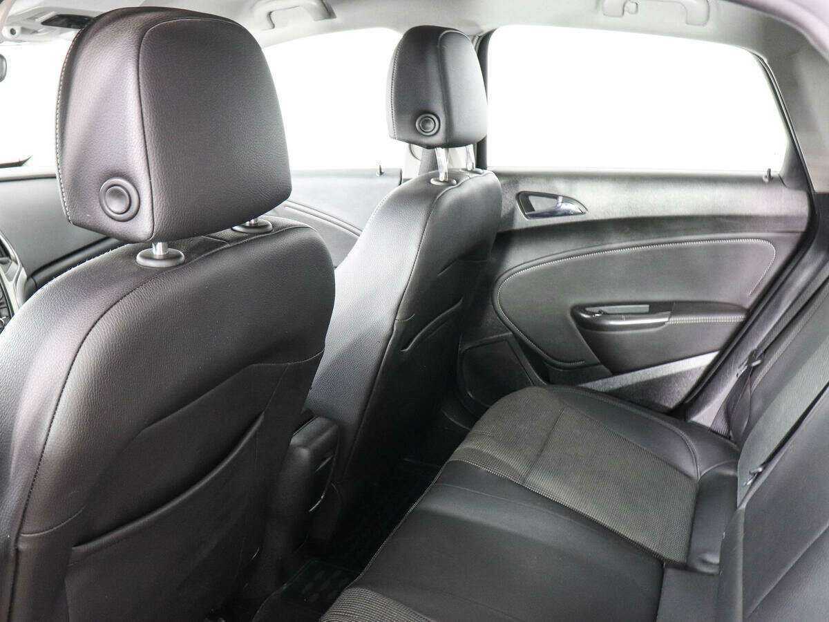 Купить Opel Astra, 2011, 162 500 км, фото №8