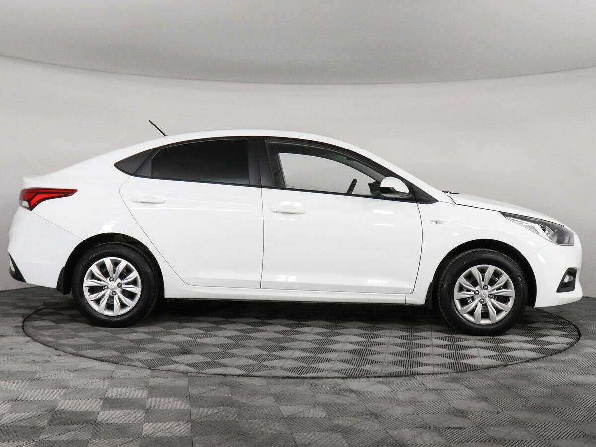 Купить Hyundai Solaris, 2018, 79 669 км, фото №4