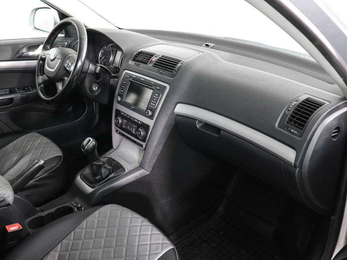 Купить Skoda Octavia, 2011, 201 335 км, фото №9