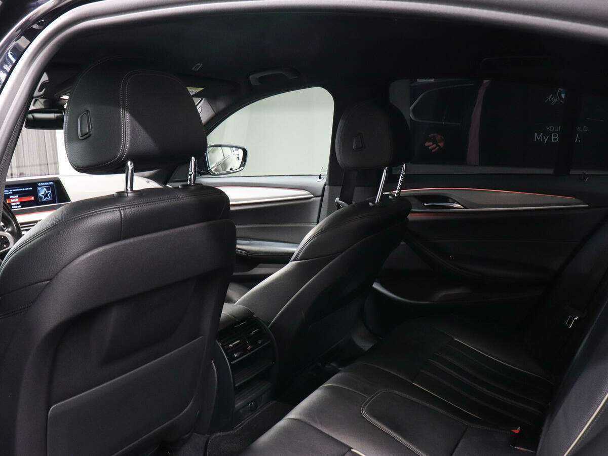 Купить BMW 5 серии 520d xDrive, 2017, 79 587 км, фото №11
