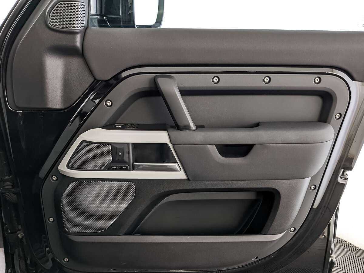 Купить Land Rover Defender 110, 2020, 95 000 км, фото №17