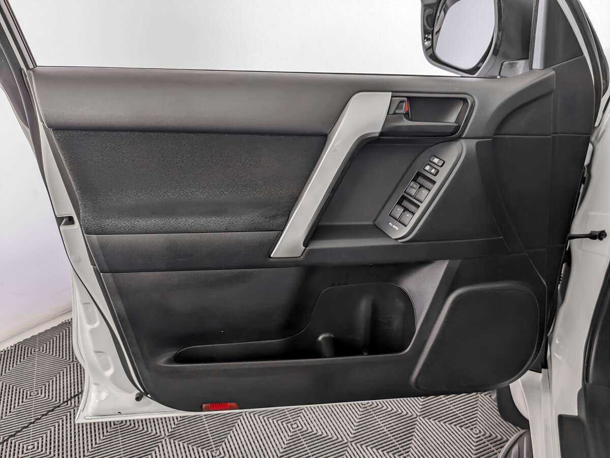 Купить Toyota Land Cruiser Prado, 2019, 74 000 км, фото №15