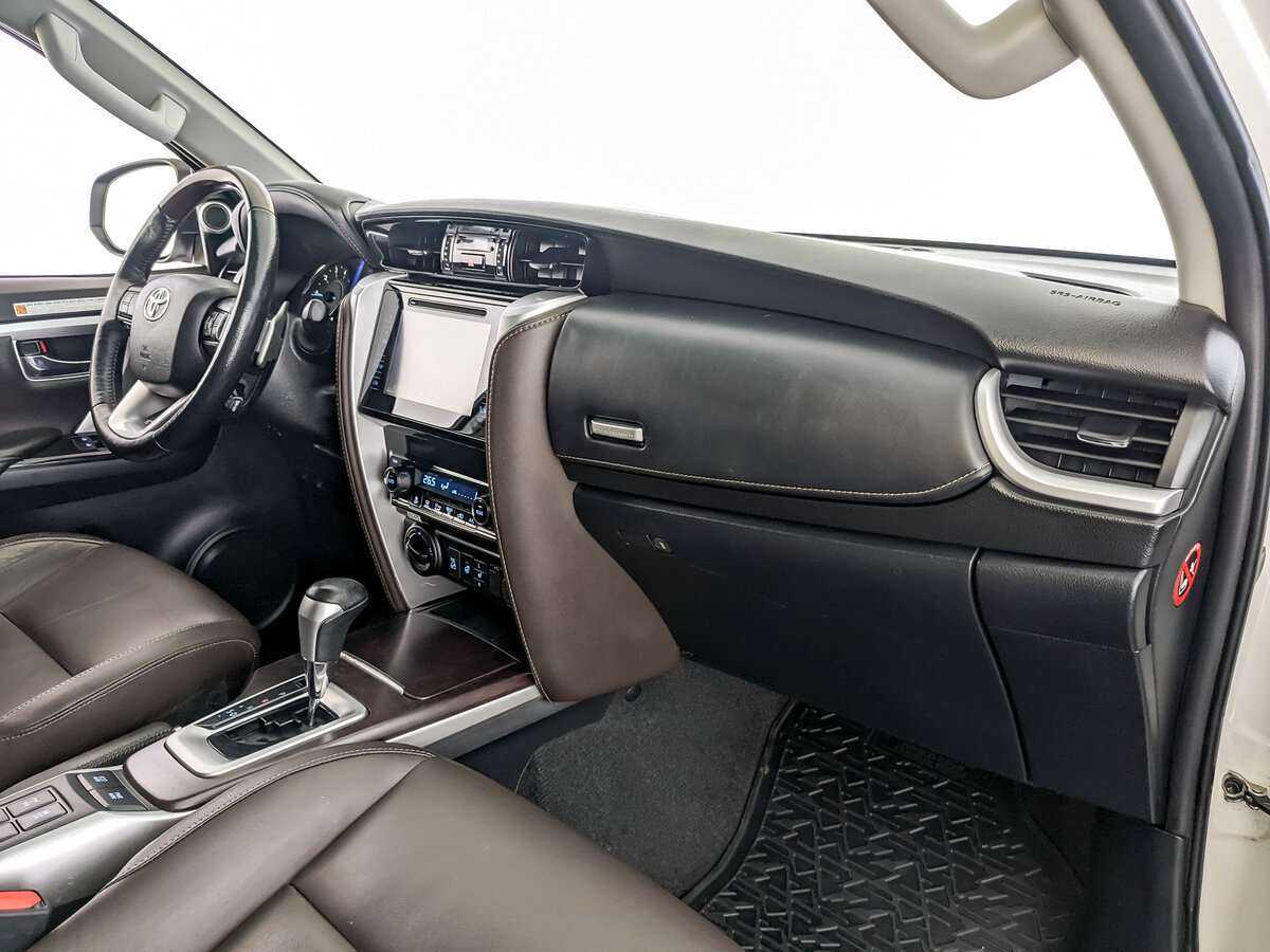 Купить Toyota Fortuner, 2019, 148 000 км, фото №9