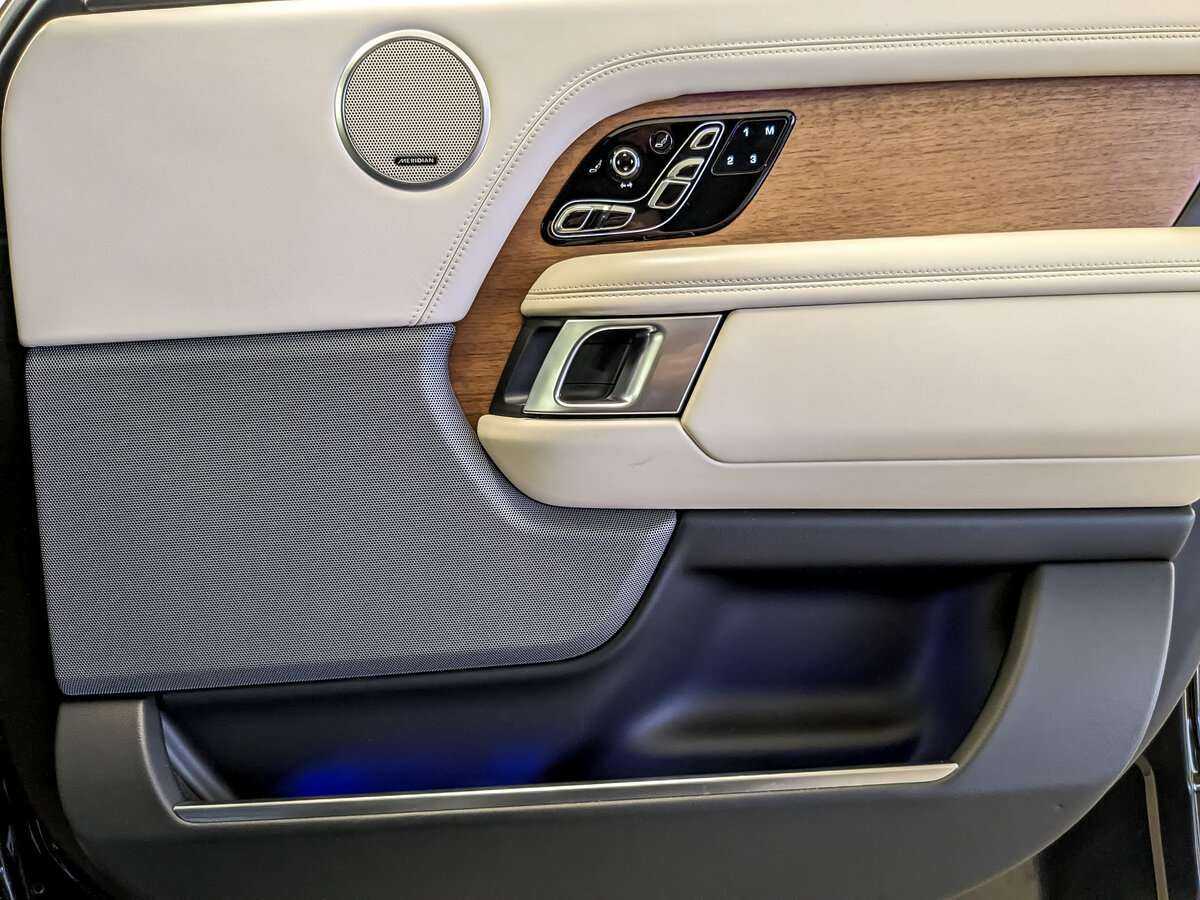 Купить Land Rover Range Rover Long, 2018, 160 248 км, фото №20