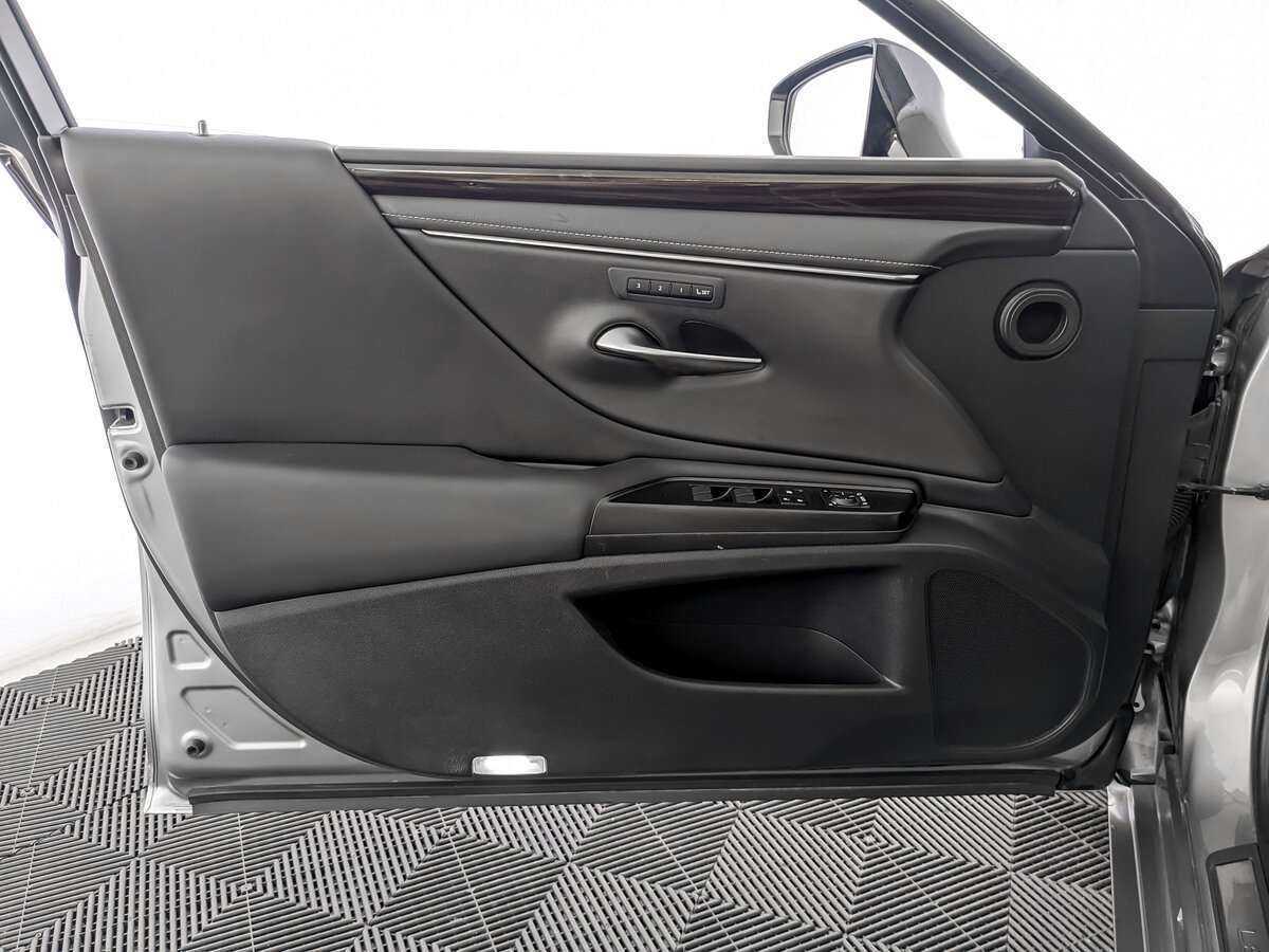 Купить Lexus ES 200, 2020, 89 000 км, фото №15