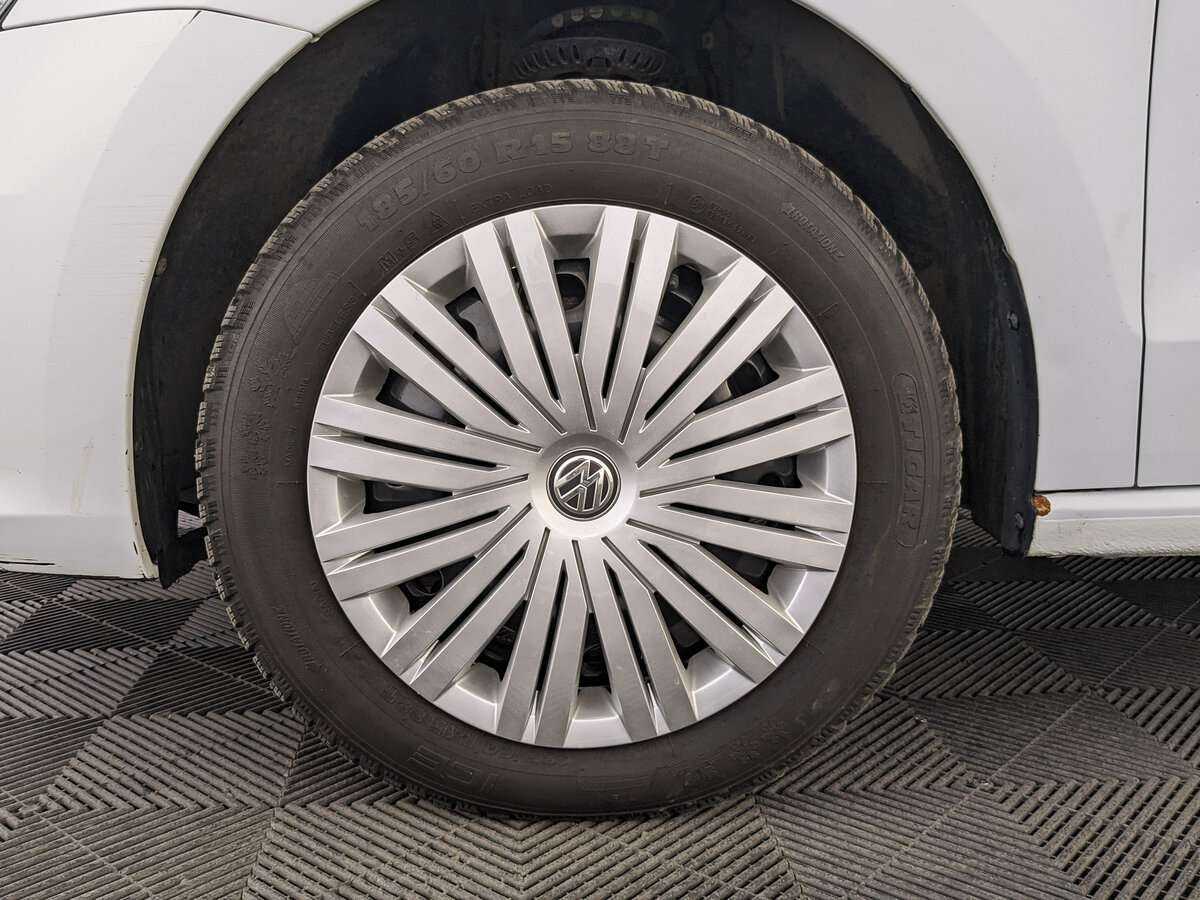 Купить Volkswagen Polo, 2018, 104 329 км, фото №12