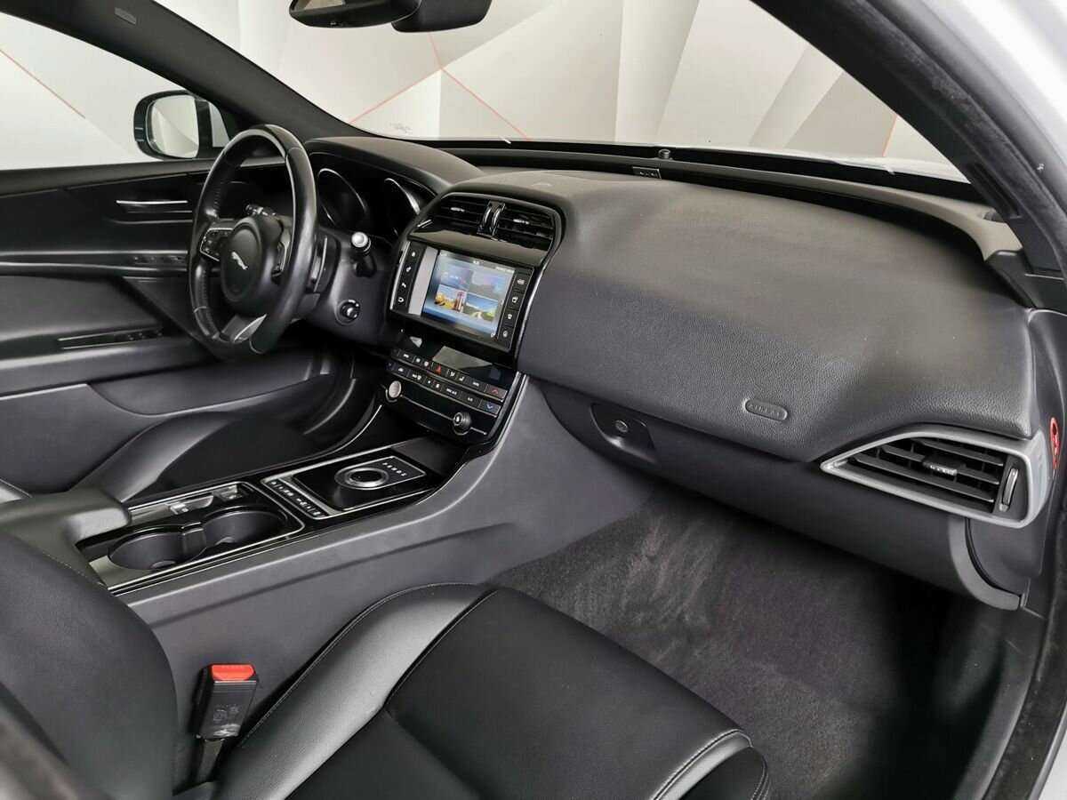 Купить Jaguar XE, 2015, 166 481 км, фото №9