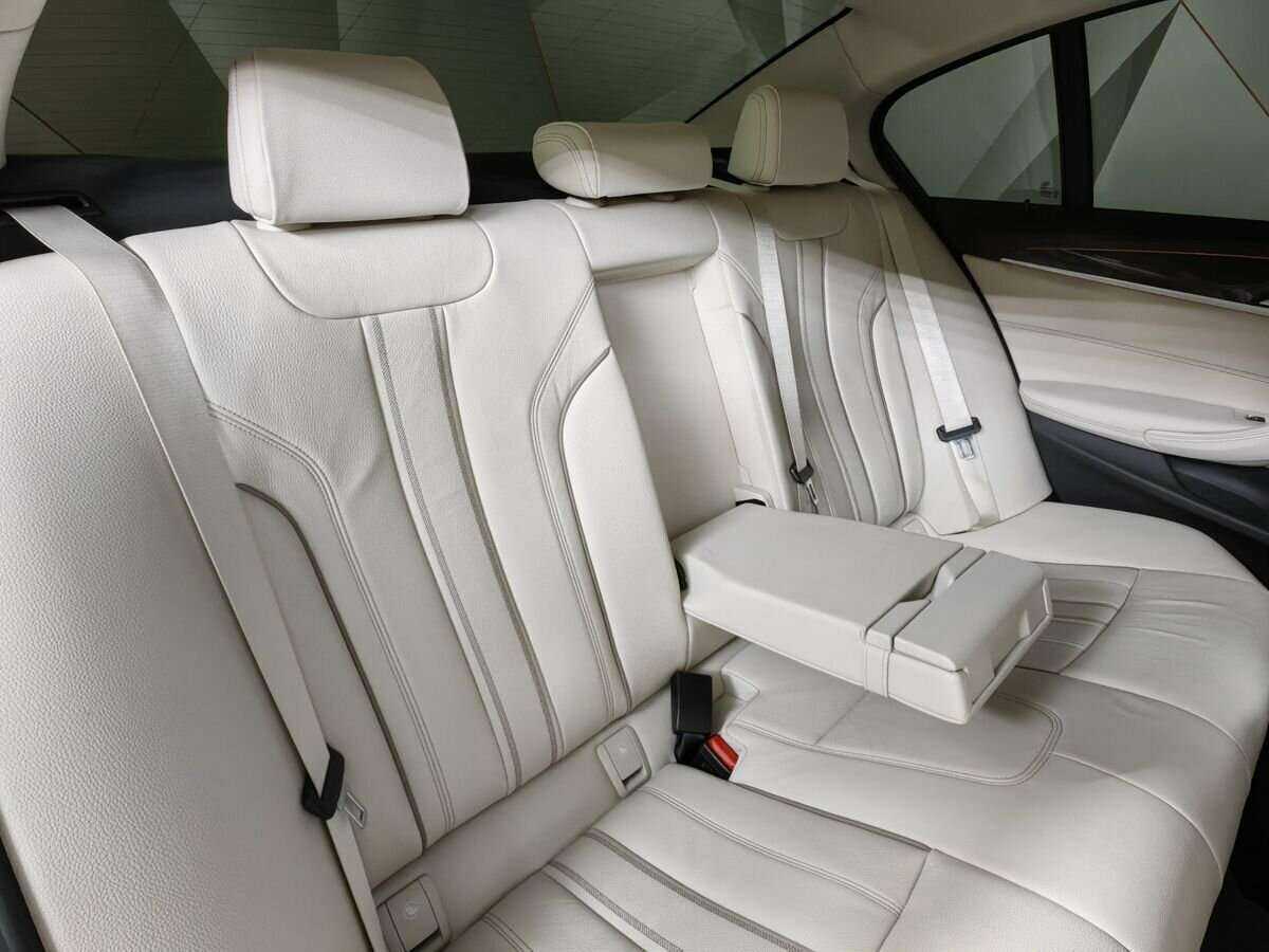 Купить BMW 5 серии 530i xDrive, 2017, 67 826 км, фото №13